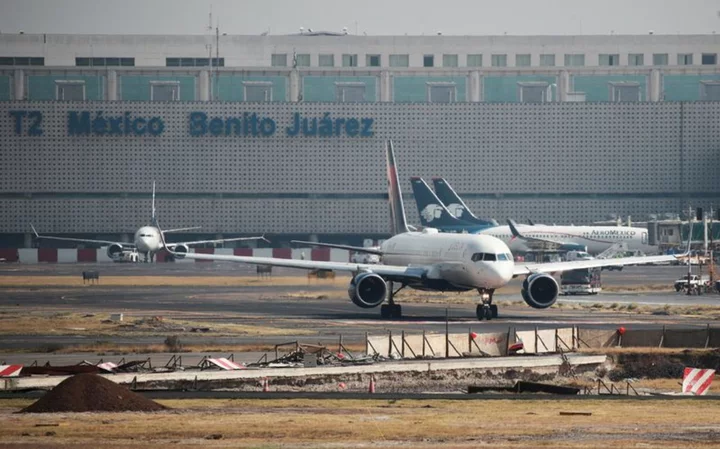 Mexico proposes handing control of capital airport to its navy