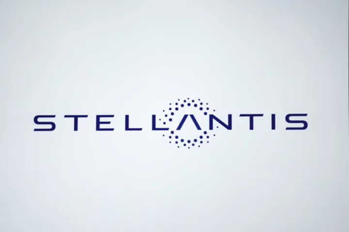 Stellantis to offer buyout and early retirement packages to 6,400 U.S. nonunion salaried workers