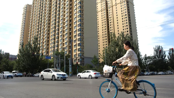 Evergrande: Anxious Chinese home buyers reel from crisis