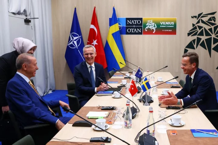 Turkey, Sweden locked in talks to break impasse over NATO membership