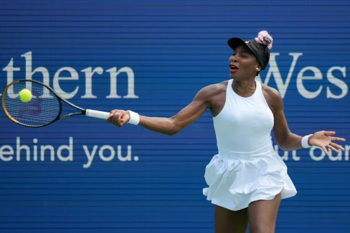 Venus withdraws from WTA Cleveland event with knee injury