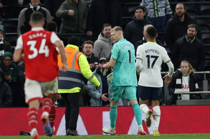 Arsenal goalkeeper Ramsdale signs new Gunners deal