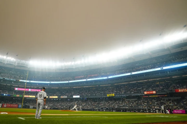 White Sox-Yankees game postponed, Rodón throws simulated game despite hazardous air