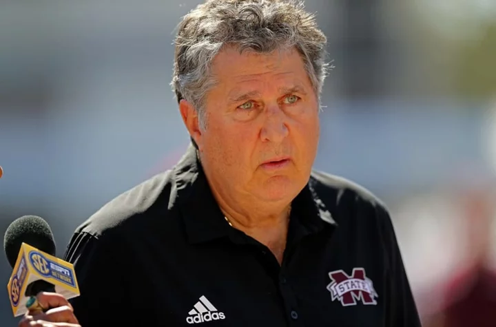 Mississippi State unveils perfect sideline tribute to Mike Leach