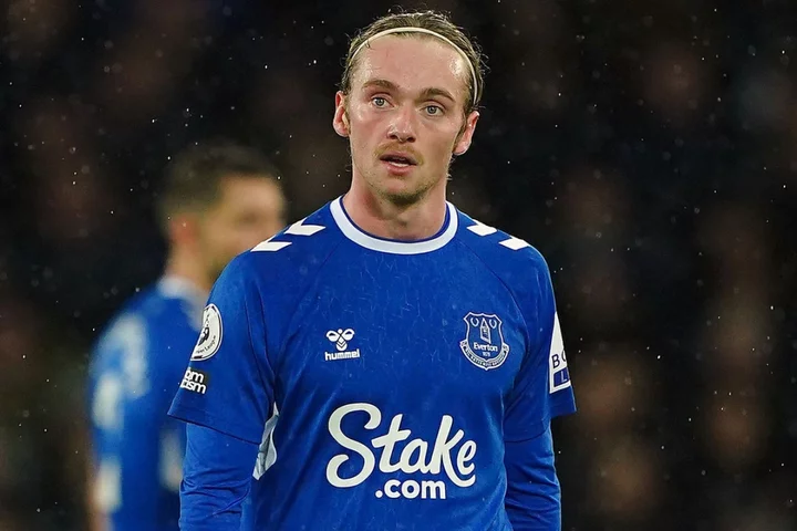 Tom Davies to leave Everton after turning down new contract