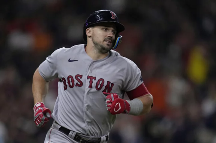 Adam Duvall hits 3-run homer in the 10th in the Red Sox's 7-5 victory over the Astros