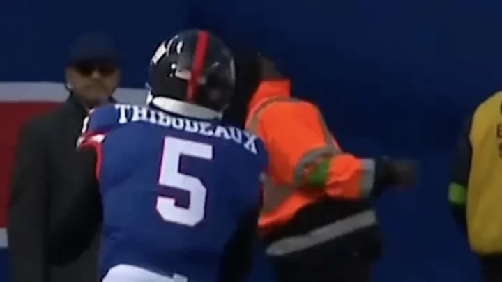 Giants Security Guard Couldn't Believe Kayvon Thibodeaux Dropped the Easiest Pick-Six of All Time