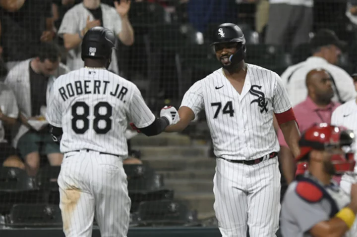 Luis Robert Jr. hits 26th homer, White Sox rally past Cardinals 8-7 after Montgomery hurt