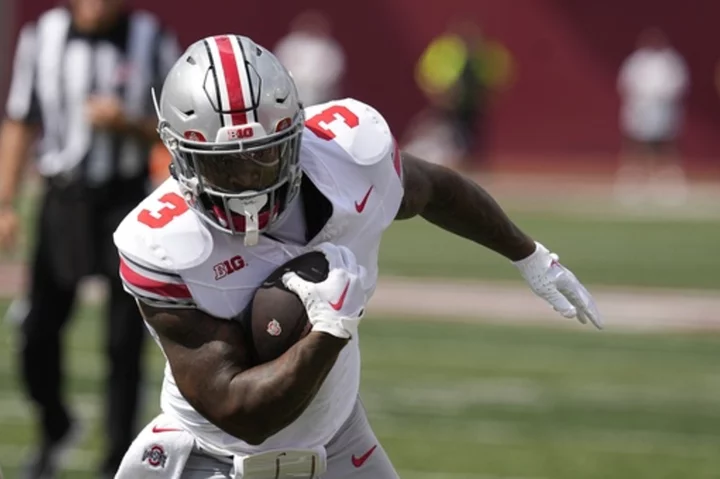 No. 3 Buckeyes overcome sluggish showing to extend winning streak over Hoosiers, 23-3