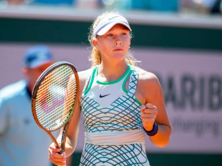 Mirra Andreeva, 16, continues meteoric rise by advancing to French Open third round