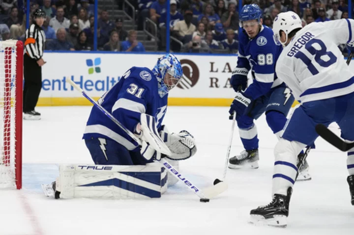 Tavares scores in OT as Maple Leafs rally late to beat Lightning 4-3