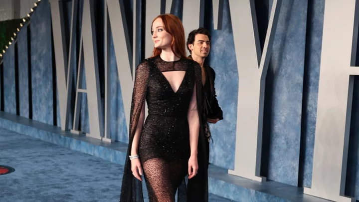 Roundup: Sophie Turner Is Suing Joe Jonas; 49ers Dominate the Giants; NBA Makes Rule Changes