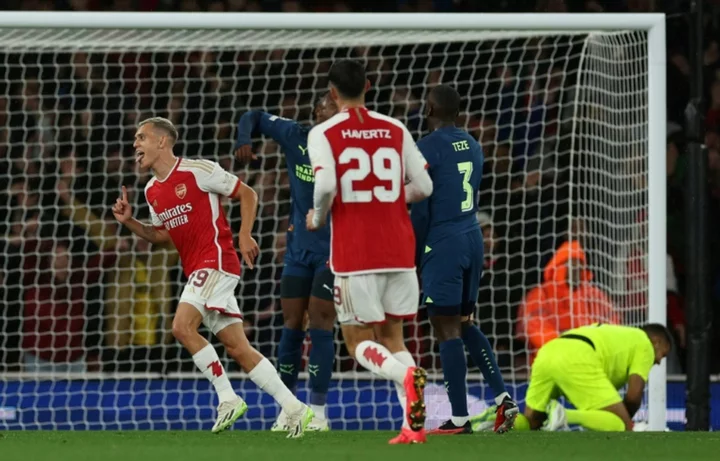 Arsenal crush PSV on 'beautiful' Champions League return