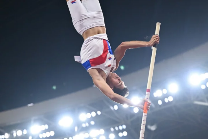 'Villain' Obiena wins Asian Games pole vault gold