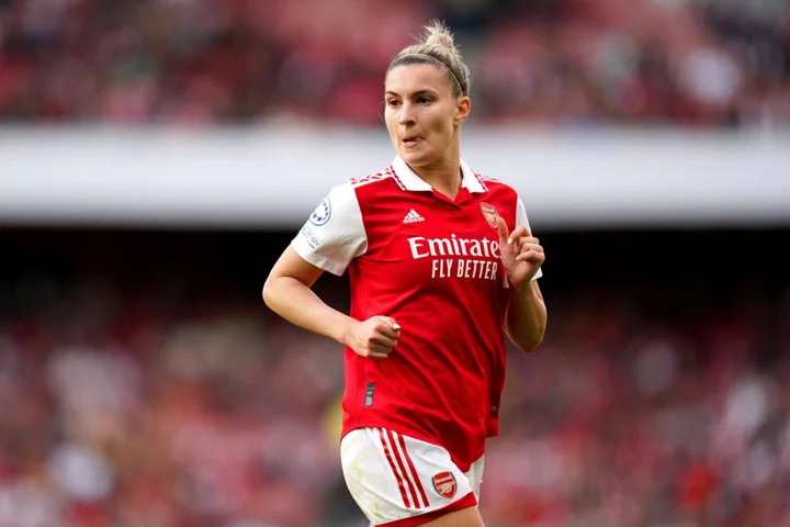 Steph Catley signs new Arsenal deal