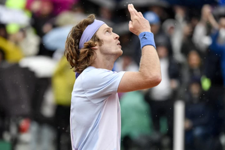 Rublev beats Molcan and the rain for spot in Italian Open 3rd round