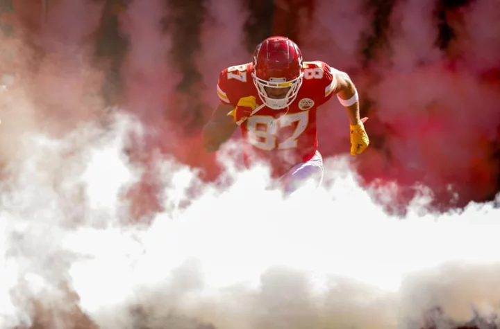 Chiefs Rumors: Kelce talks Swift, WR addition, Blandino addresses Taylor penalties