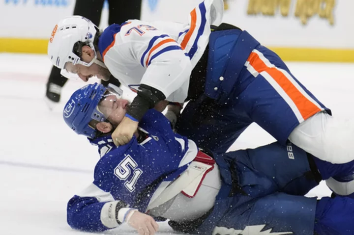 Stamkos and Glendening score 39 seconds apart as Lightning pulls out 6-4 win over Oilers