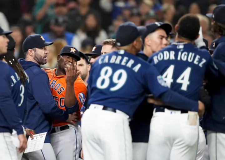 Astros boost wild card lead with contentious 8-3 win over Mariners behind Dubon's 3-run homer