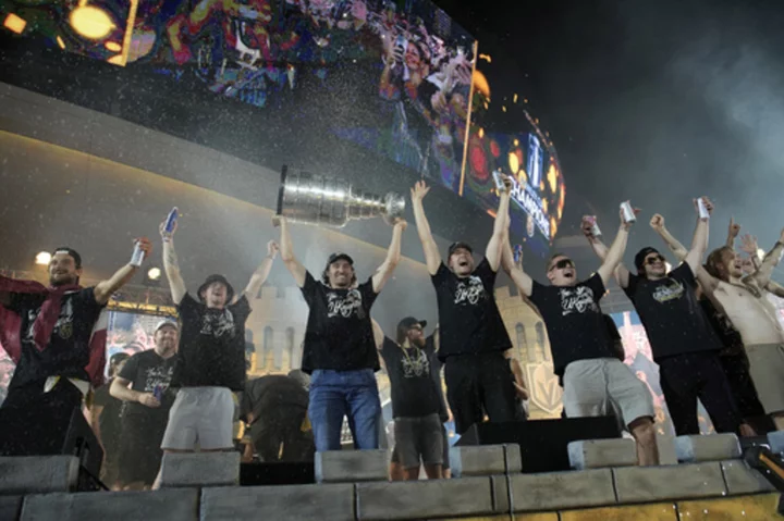 Vegas Golden Knights and fans celebrate 1st NHL championship with parade and rally