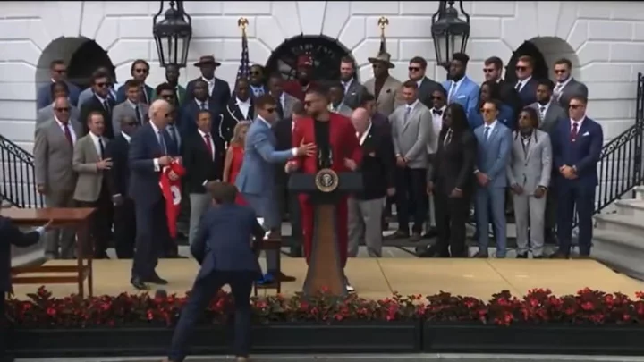 Patrick Mahomes Pulls Travis Kelce Away From White House Podium