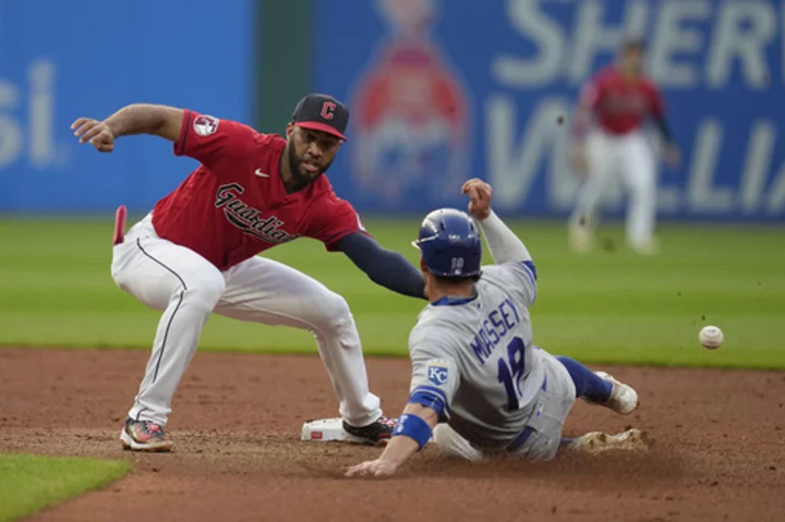 Guardians agree to trade shortstop Rosario to Dodgers for pitcher Syndergaard, AP source says