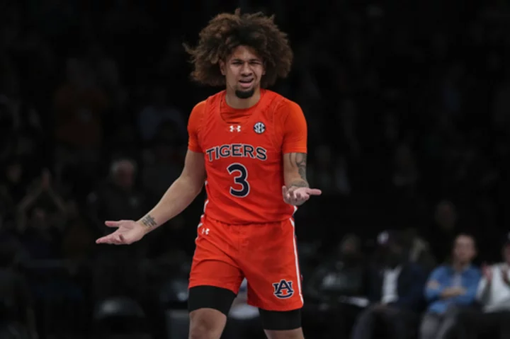 Holloway, Broome lead Auburn past Notre Dame 83-59 in Legends Classic