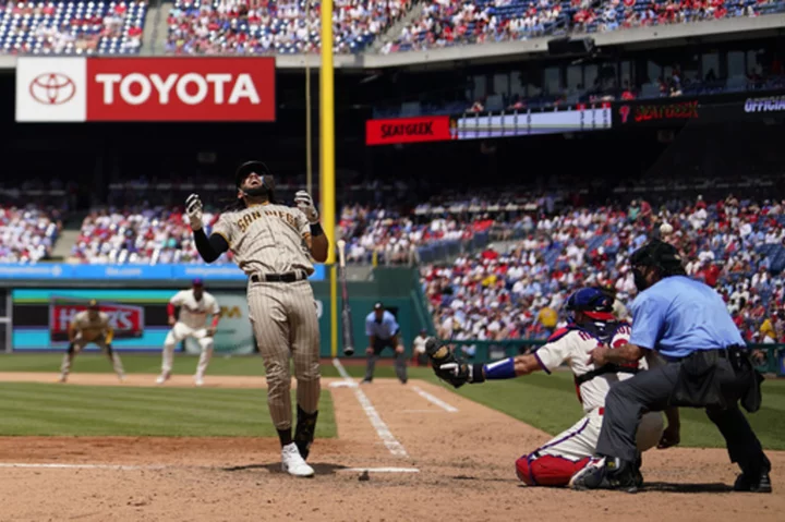 Padres' Fernando Tatis exits 2nd game of doubleheader versus Phillies with an ankle injury