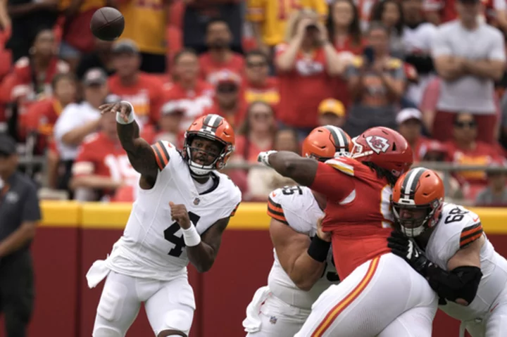 Deshaun Watson leads the Browns to a pair of TDs in a 33-32 preseason loss to the Chiefs