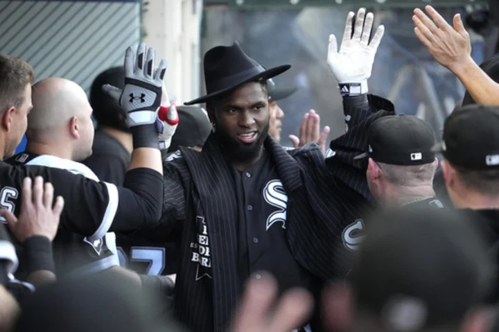 Zavala homers twice, drives in 4 runs as the White Sox beat the Angels 11-5