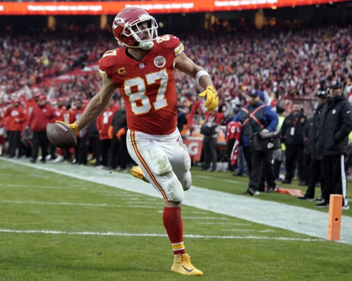 Travis Kelce claims the top spot in AP's NFL tight end rankings