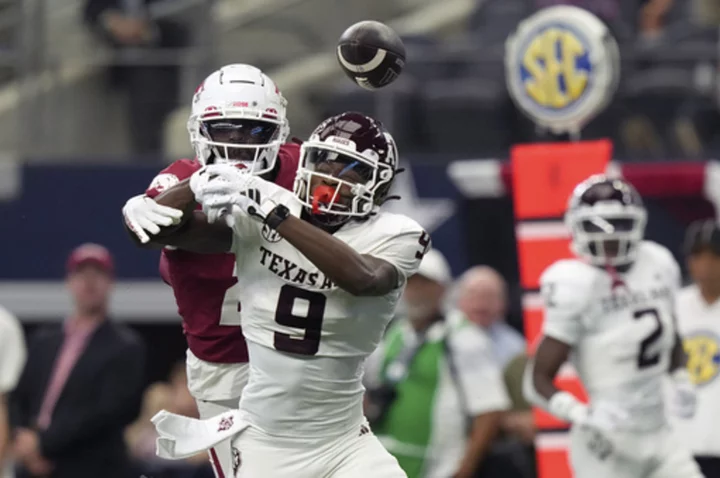 Flawed but still winning, Alabama leads SEC West heading into game with sliding Arkansas