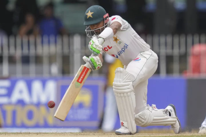 Pakistan takes slim lead over Sri Lanka on rainy 2nd morning of 2nd test in Colombo