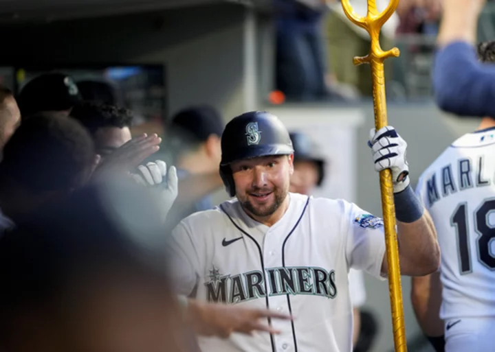 Cal Raleigh homers twice as Mariners stay hot and topple Red Sox 6-2