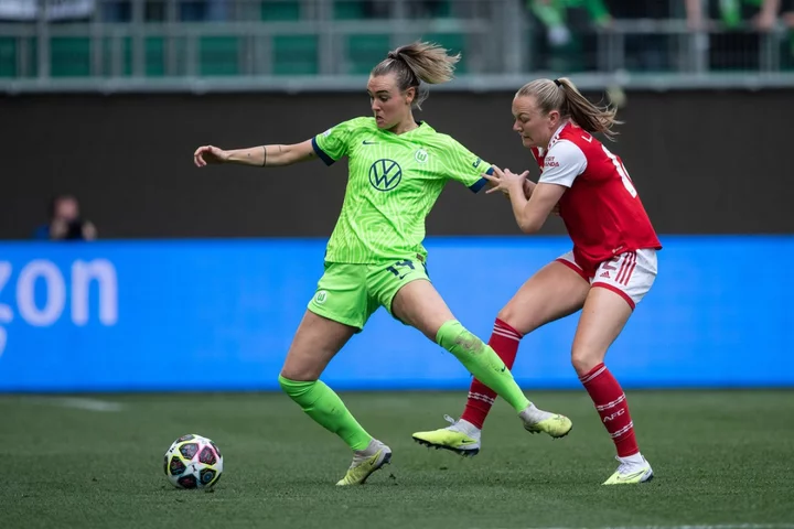 Manchester City complete swoop for Netherlands midfielder Jill Roord