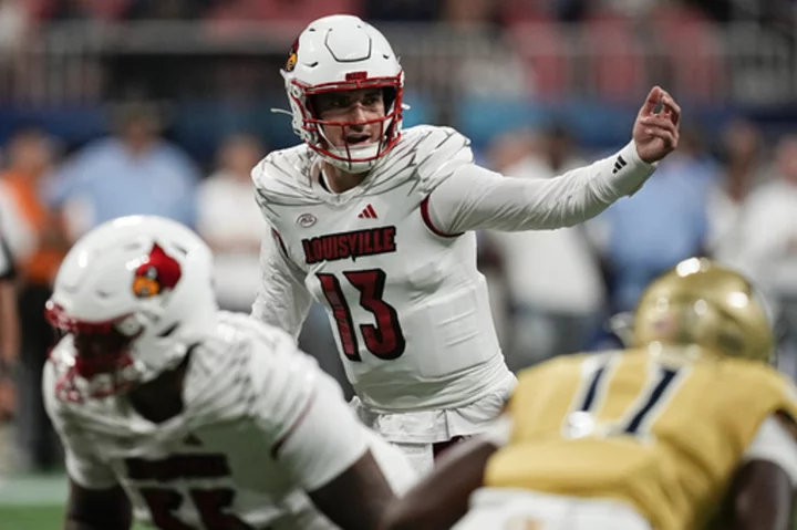 Plummer rallies Louisville over Georgia Tech 39-34 in opener