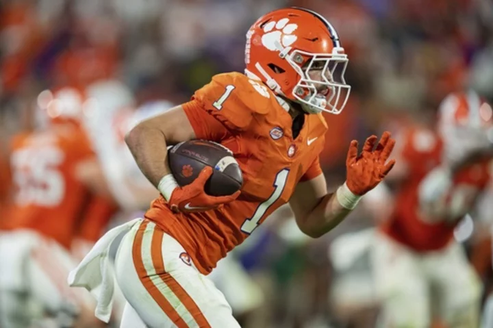 Clemson defense, Klubnik take down No. 22 North Carolina for third straight win 31-20