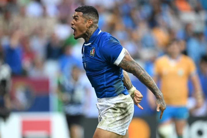 Tale of two halves as ill-disciplined Italy beat Uruguay at World Cup