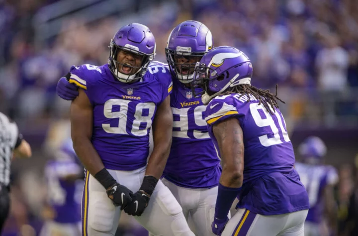 Vikings updated depth chart after Za’Darius Smith trade