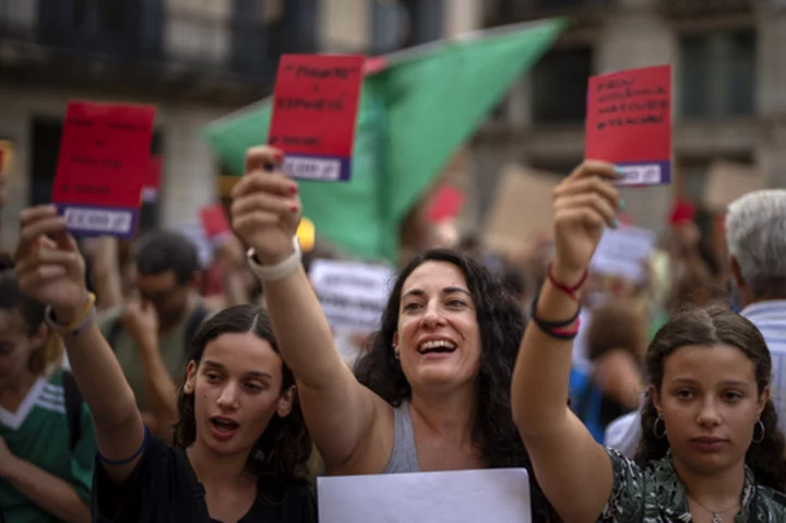 Spain's men's team condemn Rubiales' 'unacceptable behavior' that 'tarnished' women's World Cup win