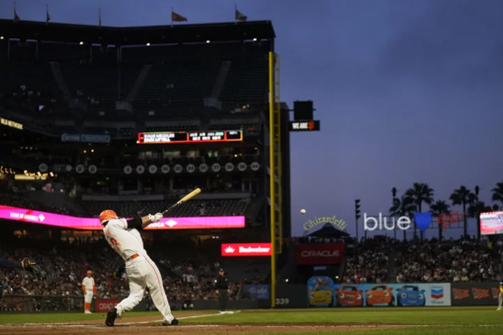 Estrada, Flores hit home runs as Giants offense comes alive in 7-0 win over Rays