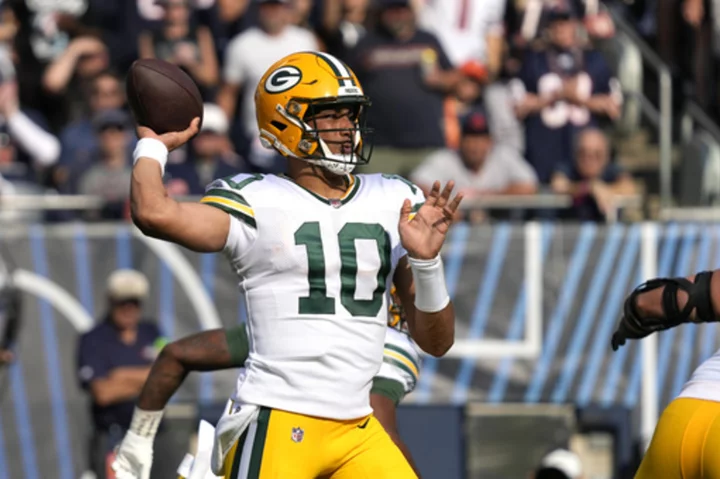 Jordan Love delivers in opener, throws 3 TD passes as Packers beat Bears 38-20