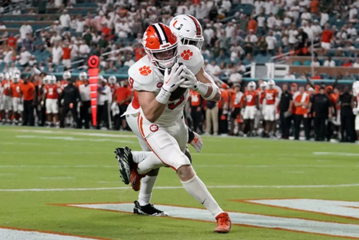 Without Van Dyke, Miami rallies and stuns Clemson 28-20 in double OT thriller