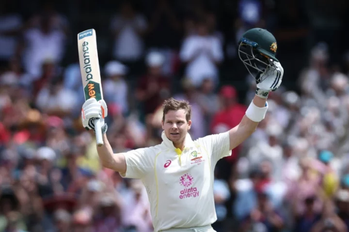 Australia's Smith wary of following Warner's retirement plan