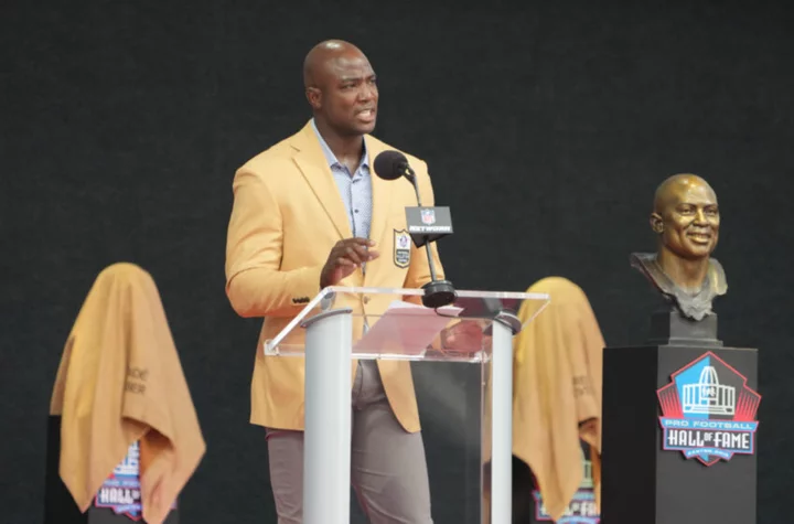 DeMarcus Ware made heartbreaking gesture to deceased former teammates at HOF induction