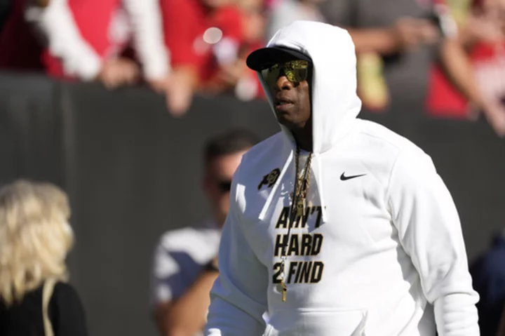 Shedeur Sanders sticks up for his dad before kickoff, stands behind defense after beating Nebraska