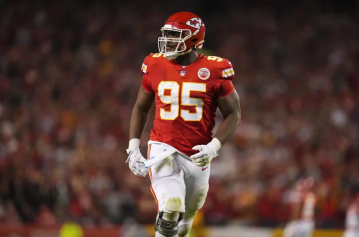 Chris Jones warns Chiefs fans about fake fundraiser aimed at ending holdout