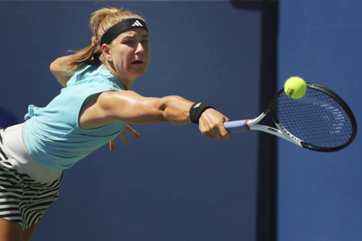 Karolina Muchova reaches US Open quarterfinals with 3-set victory