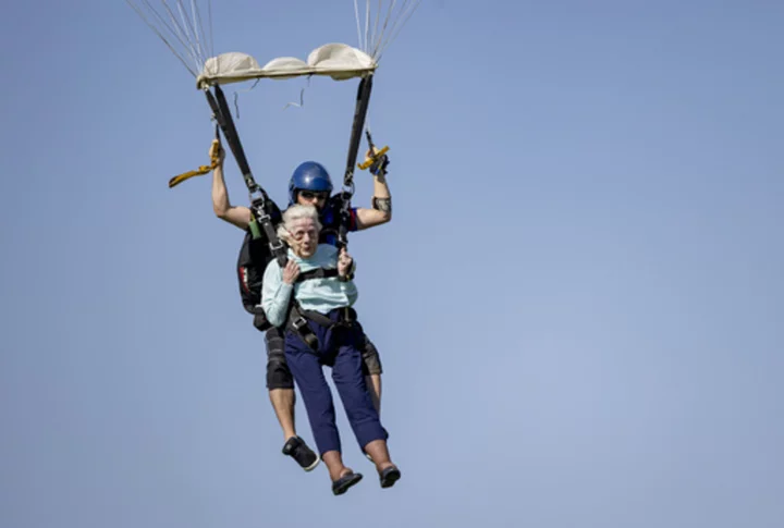 Chicago woman, 104, skydives from plane, aiming for record as the world's oldest skydiver