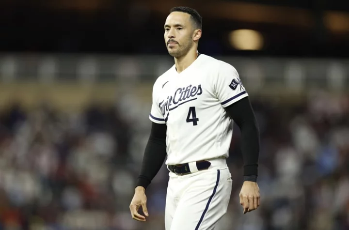 Carlos Correa destroys his helmet in frustration after lining out to his Astros replacement